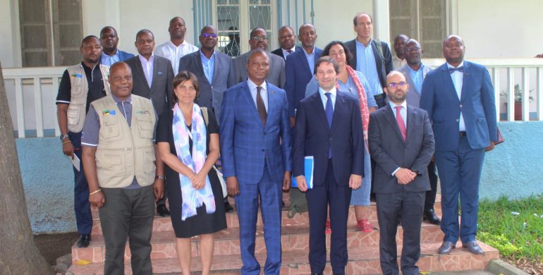 EMBAIXADOR DA UNIÃO EUROPEIA EM MOÇAMBIQUE  VISITA A PROVÍNCIA DE NAMPULA