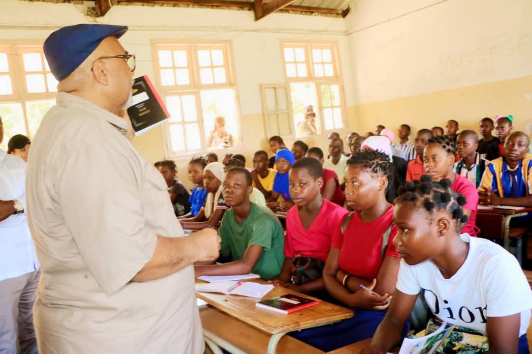 QUALIDADE E ENSINO DO PATRIOTISMO NAS ESCOLAS COMO PARTE DA AGENDA DE GOVERNAÇÃO DE EDUARDO ABDULA