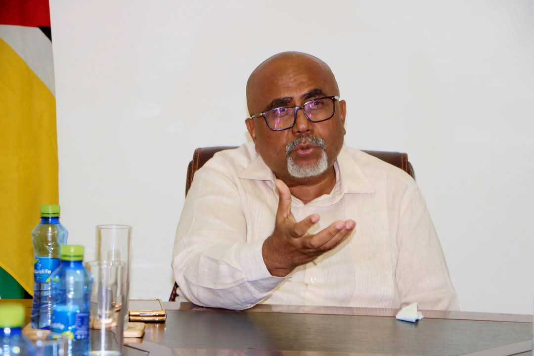 GOVERNADOR DE NAMPULA, EDUARDO ABDULA QUER UMA PROVÍNCIA DIFERENTE NA COMPONENTE DE REABILITAÇÃO E MANUTENÇÃO ROTINEIRA DE ESTRADAS