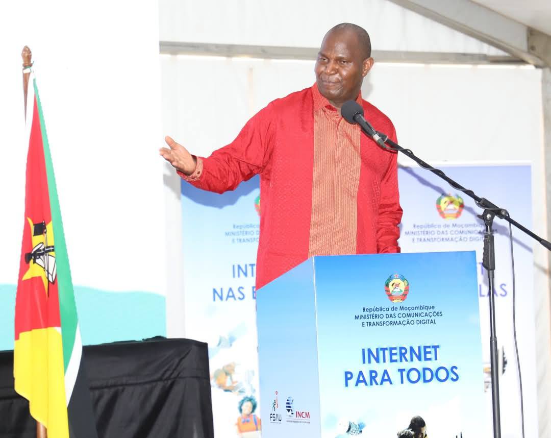 PR. DANIEL CHAPO LANÇA O PROJECTO “INTERNET PARA TODOS” E ANUNCIA INTERNET GRATUITA NAS ESCOLAS PÚBLICAS DE MOÇAMBIQUE