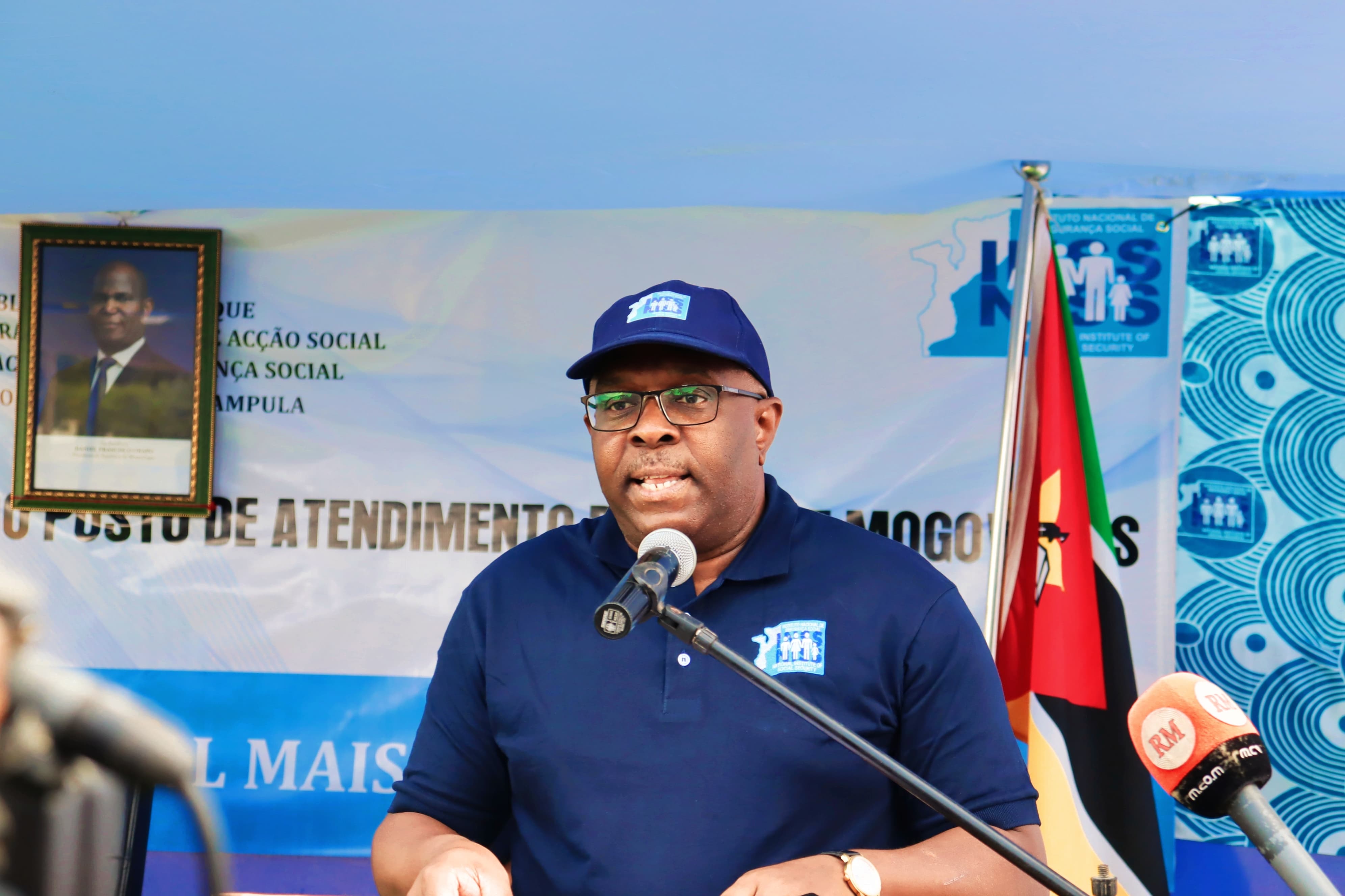 PLÁCIDO PEREIRA, SECRETÁRIO DE ESTADO DE NAMPULA, VISITA A MINERADORA HAIYU MINING EM ANGOCHE E SAI SATISFEITO PELAS ACÇÕES DE RESPONSABILIDADE SOCIAL DESENVOLVIDAS NAS COMUNIDADES CIRCUNVIZINHAS